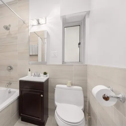Image 7 - 155 West 20th Street, New York, NY 10011, USA - Townhouse for sale