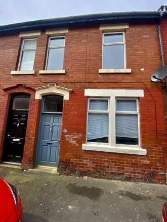 Rent this 3 bed townhouse on Keyline in 126 Watery Lane, Preston