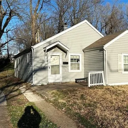 Buy this 3 bed house on 7152 Flora Avenue in Kansas City, MO 64131
