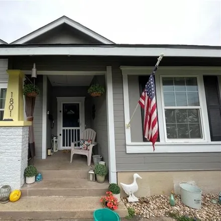 Buy this 3 bed house on 1502 North 18th Street in Waco, TX 76707