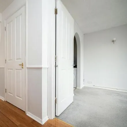 Image 2 - Cotswold Way, London, United Kingdom - Room for rent