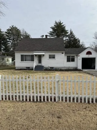 Buy this 3 bed house on 265 Dunbarton Road in Manchester, NH 03102