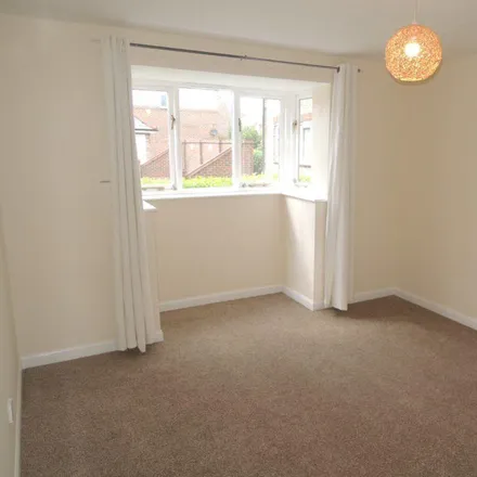 Image 5 - 28 Hallcroft Chase, Colchester, CO4 9WG, United Kingdom - Apartment for rent