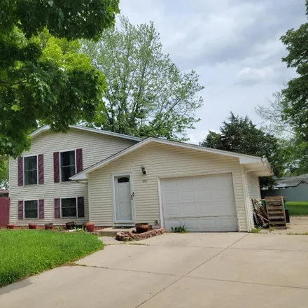 Buy this 5 bed house on 855 West 72nd Court in Merrillville, IN 46410