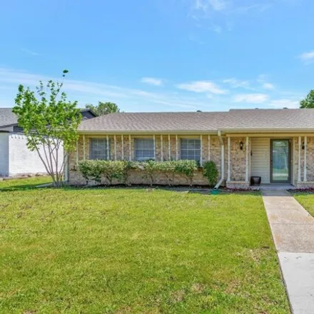 Buy this 3 bed house on 2404 Lovell Drive in Mesquite, TX 75150