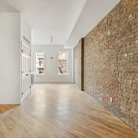 Image 2 - 91 2nd Place, New York, NY 11231, USA - Townhouse for rent