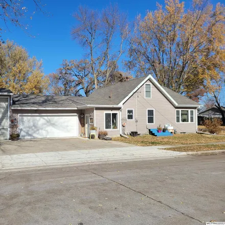 Buy this 4 bed house on 901 North 12th Street in Clear Lake, IA 50428