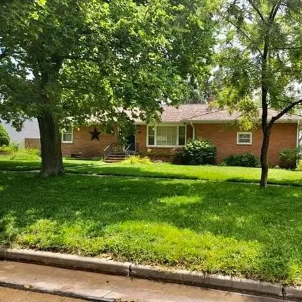 Buy this 4 bed house on 379 West Court Street in Smith Center, KS 66967