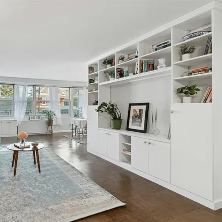 Buy this studio apartment on 135 OCEAN PARKWAY APT2P in Kensington