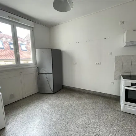 Rent this 3 bed apartment on 2 Rue Haute-Seille in 57000 Metz, France