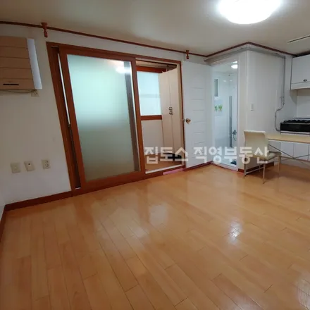 Rent this studio apartment on 서울특별시 강남구 대치동 901-54