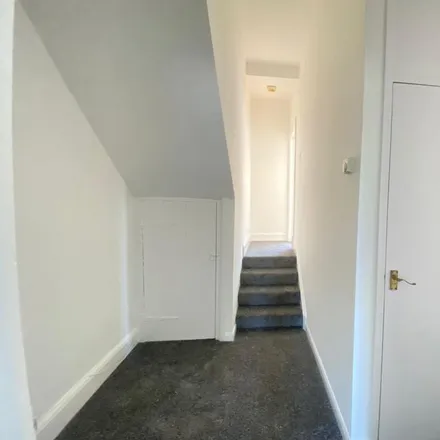 Image 7 - Roberts Road, High Wycombe, HP13 5PB, United Kingdom - Apartment for rent