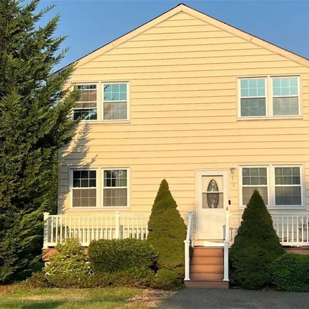 Rent this 2 bed apartment on 7 4th Avenue in Kings Park, Smithtown