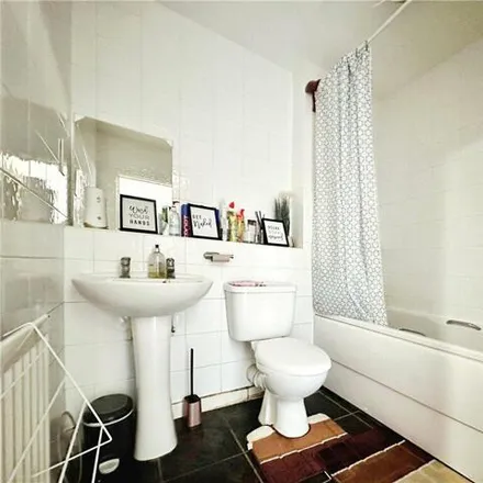 Image 7 - Simplicity Lane, Harlow, CM17 9JZ, United Kingdom - Apartment for sale