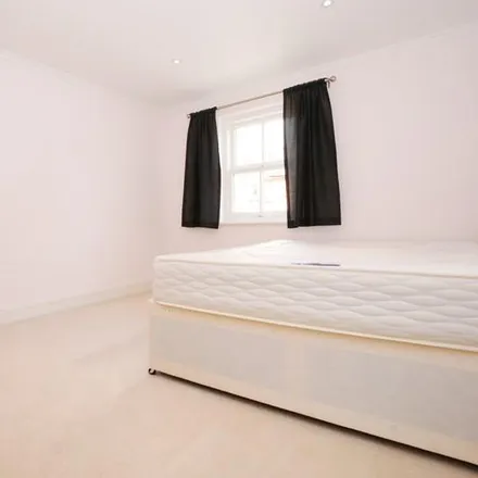 Image 5 - 14 Sinclair Road, London, W14 0NH, United Kingdom - Apartment for rent