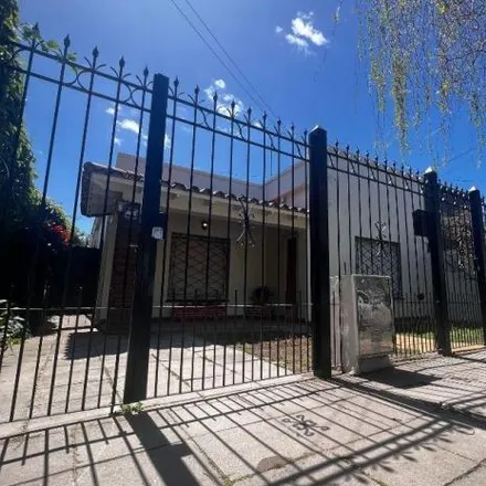 Rent this 2 bed house on Biblioteca Popular Eduardo Galeano in Calle 19, Partido de La Plata