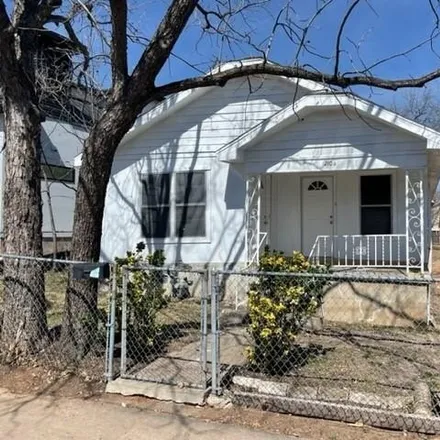 Rent this 4 bed house on 2106 East 9th Street in Austin, TX 78702