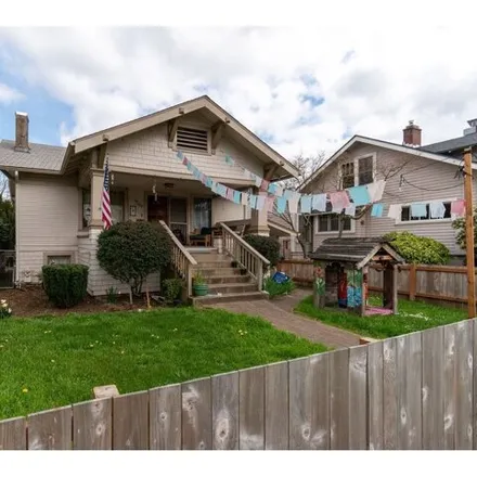 Buy this 2 bed house on 1269 Lincoln Street in Eugene, OR 97401