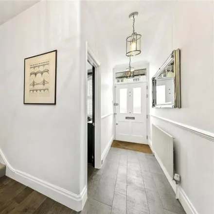 Image 6 - 14 Bexhill Road, London, SW14 7NF, United Kingdom - Townhouse for sale