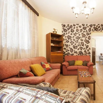 Rent this 3 bed apartment on Calle de Cartagena in 32, 28028 Madrid