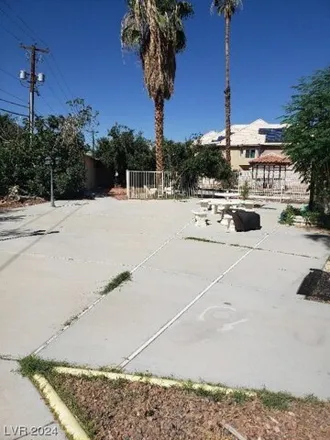 Image 2 - 2999 East Viking, Paradise, NV 89121, USA - House for sale