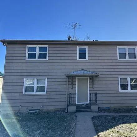 Buy this 11 bed house on 1037 Lincoln Street in Wayne, NE 68787