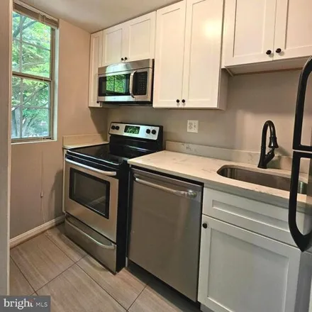 Image 4 - 1806 Key Boulevard, Arlington, VA 22201, USA - Condo for rent