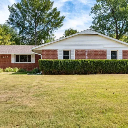 Image 2 - 205 South Glenview Drive, Carbondale, IL 62901, USA - House for sale