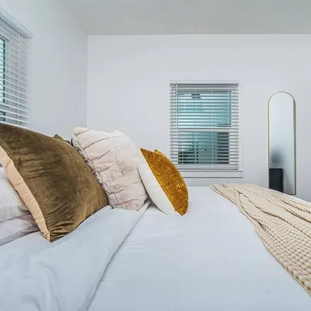 Rent this 1 bed house on Coronado