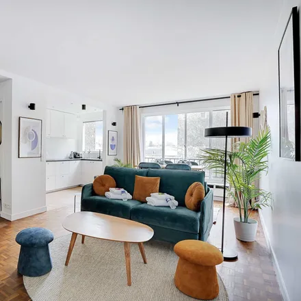 Image 7 - 1 Rue Lalo, 75116 Paris, France - Apartment for rent