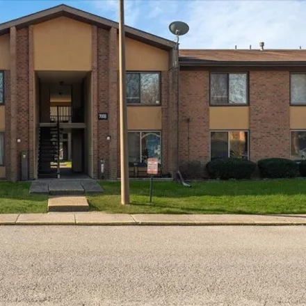 Buy this 3 bed condo on 7082 Wildwood Circle in Louisville, KY 40291