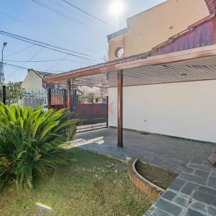 Buy this 3 bed house on Reconquista 1627 in Partido de Avellaneda, 1869 Gerli