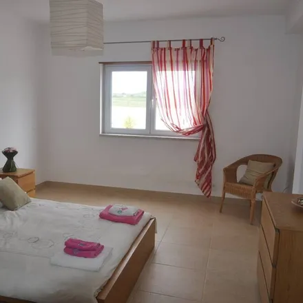 Rent this 5 bed house on Rua Palhais in 2640-068 Mafra, Portugal