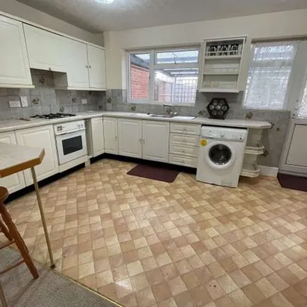 Rent this 2 bed duplex on Tesco Express in 73 Northfield Road, Thatcham