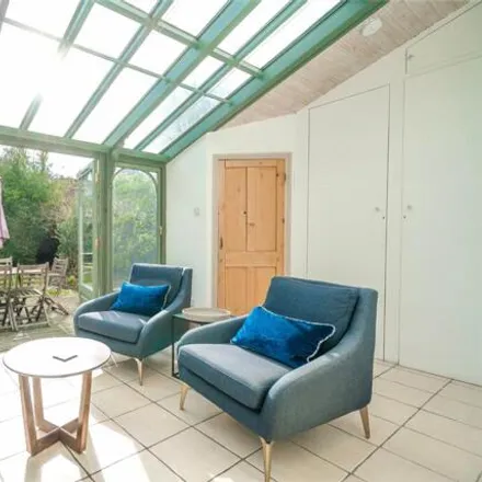 Image 7 - Lincoln Road, London, N2 9DN, United Kingdom - House for sale