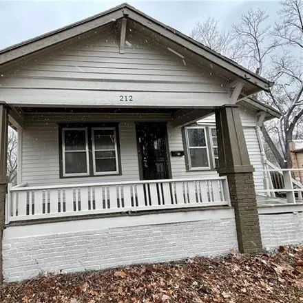 Buy this 2 bed house on 200 North 29th Street in Saint Joseph, MO 64501