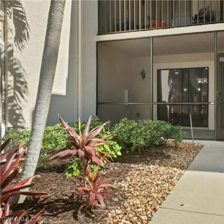Image 3 - 16381 Kelly Woods Drive, Royal Point at Majestic Palms, Iona, FL 33908, USA - Condo for sale