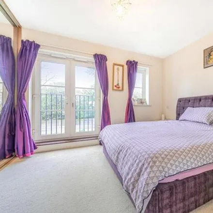 Image 7 - Downsedge Terrace, Guildford, GU1 2SS, United Kingdom - Townhouse for sale
