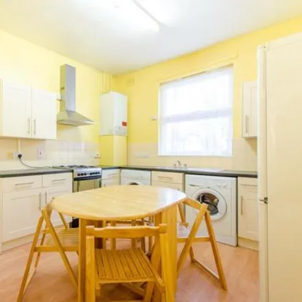 Image 2 - 510 Romford Road, London, E7 8AE, United Kingdom - Townhouse for sale