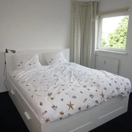 Rent this 3 bed apartment on Meester G. Groen van Prinstererlaan 257 in 1181 TT Amstelveen, Netherlands