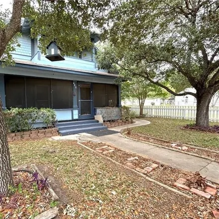 Buy this 3 bed house on Sinton Independent School District Administration in 322 South Archer Avenue, Sinton