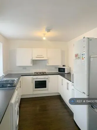 Rent this 6 bed townhouse on 69 Empress Road in Liverpool, L7 8SE
