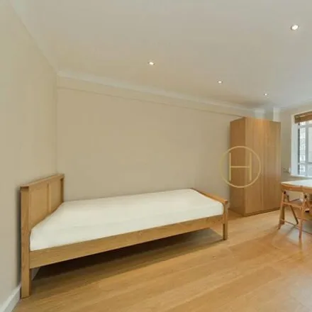 Image 3 - Grafton Way Building, 1 Grafton Way, London, WC1E 6DX, United Kingdom - Loft for sale