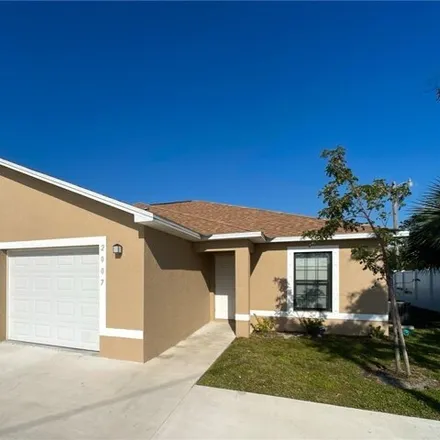 Image 1 - 2021 South Chiquita Boulevard, Cape Coral, FL 33991, USA - House for rent
