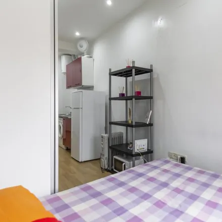 Image 2 - Calle del Marqués de Viana, 48, 28039 Madrid, Spain - Apartment for rent
