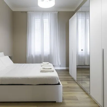 Image 1 - Via Alessandro Volta, 10, 20121 Milan MI, Italy - Apartment for rent
