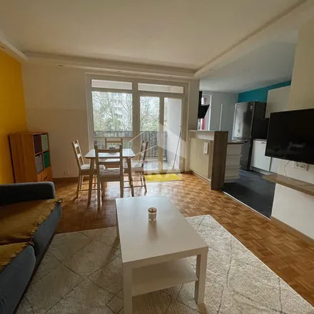 Rent this 3 bed apartment on 10 Résidence les Terres Rouges in 91120 Palaiseau, France