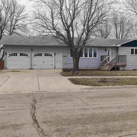 Rent this 4 bed house on 4th Ave SW in Pipestone, MN