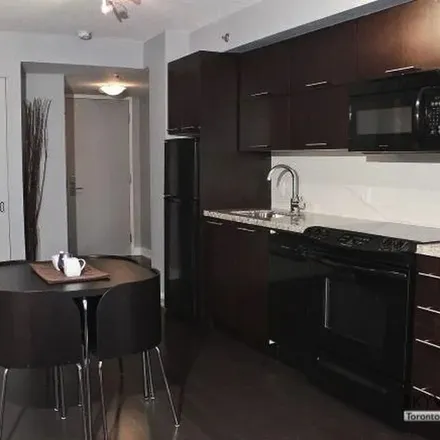 Image 7 - Richmond Street, Yonge Street, Old Toronto, ON M5H 3W4, Canada - Apartment for rent
