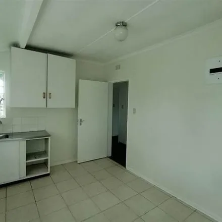 Image 4 - Gibson Street, Martindale, Johannesburg, 2001, South Africa - Apartment for rent